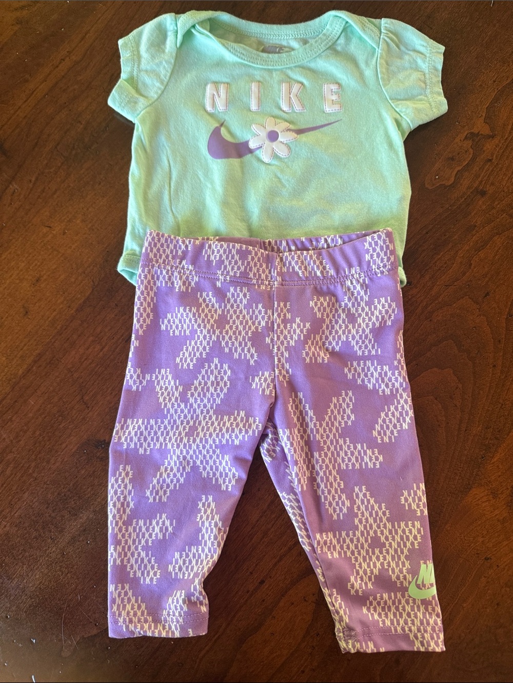 Nike Purple Patterned Capri Leggings with Matching Onesie Top